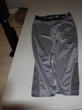 Grey  Nike Crops Size Medium